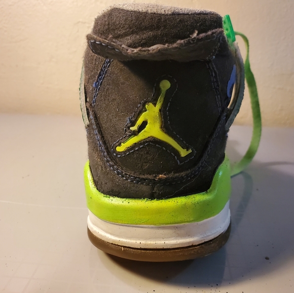 Air Jordan 4 Superman Shoes, 09-24-02 2417936 - Picture 5 of 11